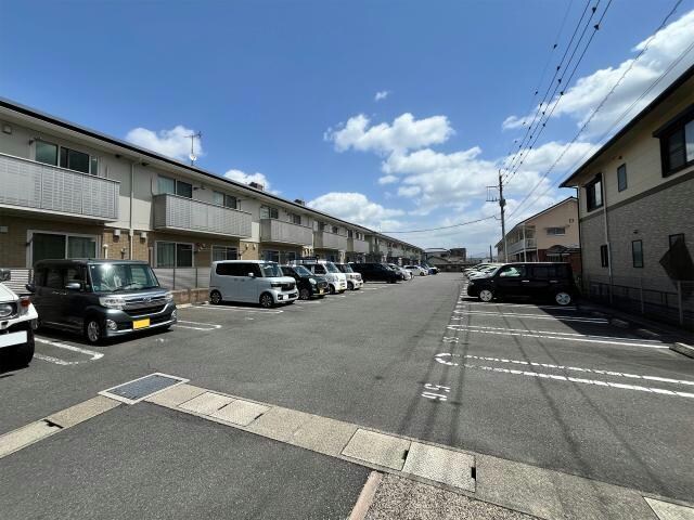  ラルーチェ幸　B棟