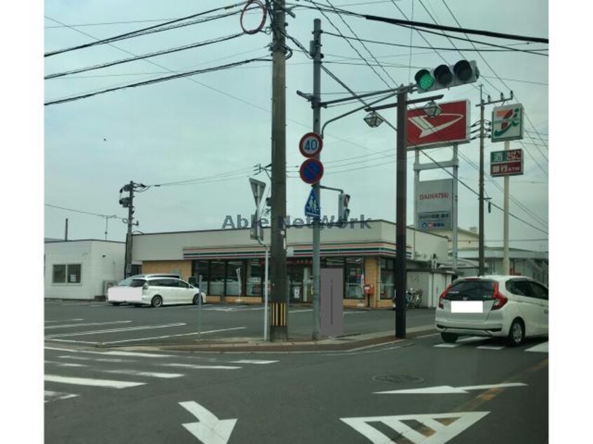 セブンイレブン諫早幸町店(コンビニ)まで552m ラルーチェ幸　B棟