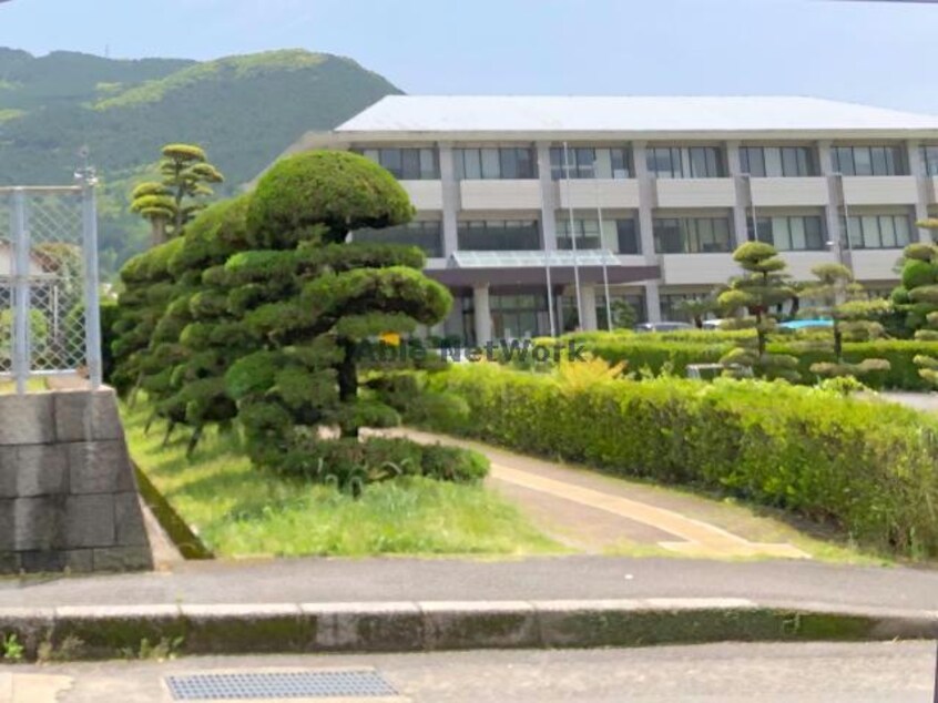 雲仙市役所千々石総合支所(役所)まで555m ウィット千々石　A棟