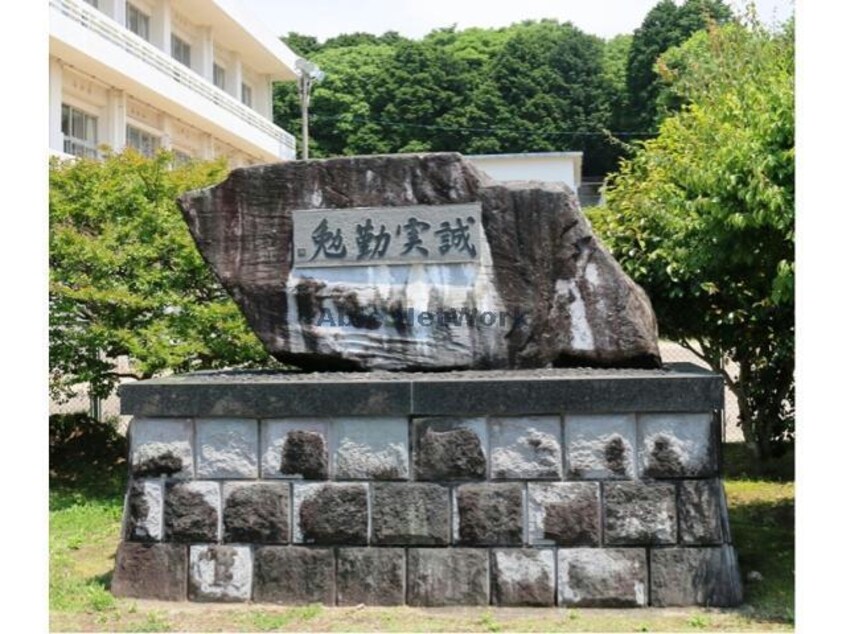 雲仙市立千々石中学校(中学校/中等教育学校)まで981m 長崎県営バス（雲仙市）/橘神社前 徒歩9分 1階 築9年