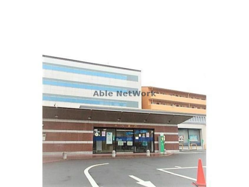 十八銀行東長崎支店(銀行)まで1443m プルニエ　B棟