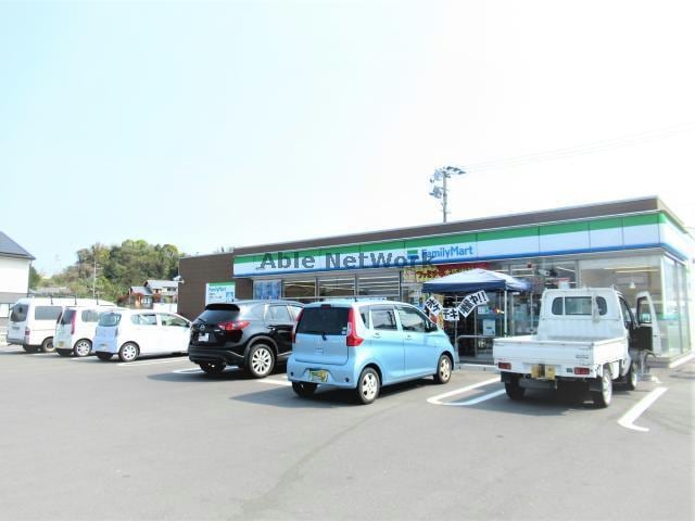 ファミリーマート諫早久山店(コンビニ)まで479m バリュージュ大我 Ｂ棟