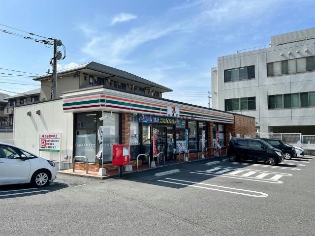 セブンイレブン諫早久山台店(コンビニ)まで845m バリュージュ大我 Ｂ棟
