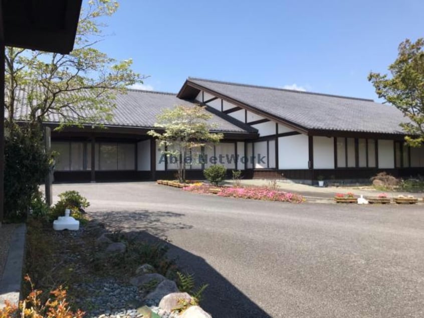 諫早市立森山図書館(図書館)まで2521m リッチジャスミン