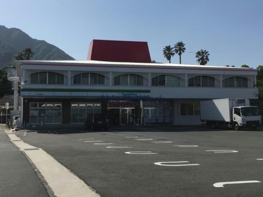ファミリーマート島原港店(コンビニ)まで1765m シャーメゾンＫ＆Ｍ