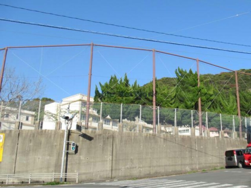 長崎市立戸石小学校(小学校)まで1209m 長崎本線/肥前古賀駅 車移動　10分5.9km 2階 築7年