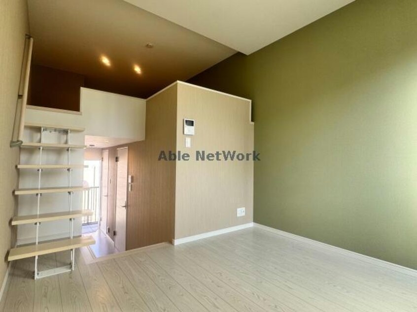  Modern Palazzo Isahaya S.R.