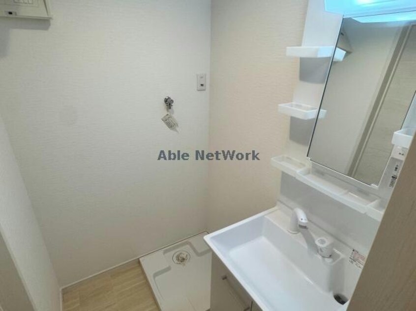  Modern Palazzo Isahaya S.R.