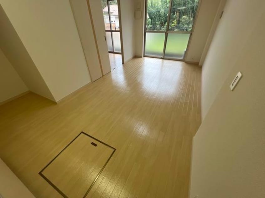  リバーサイド　ヴィラ