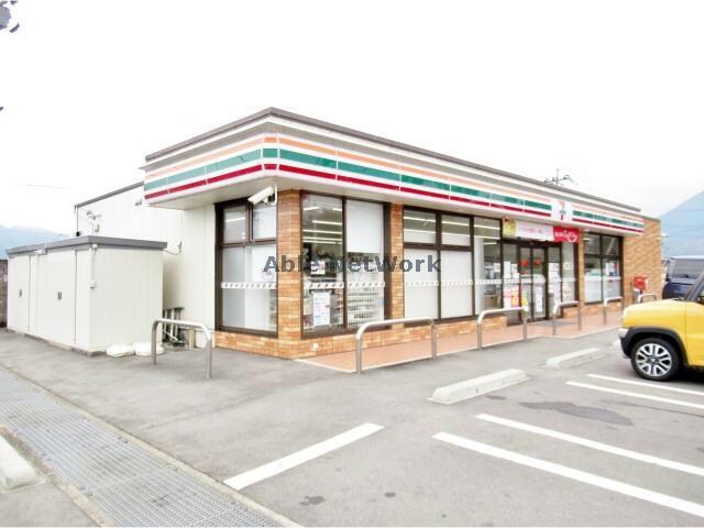 セブンイレブン飯盛開店(コンビニ)まで281m 長崎県営バス（諫早市）/コミュニティ会館前 徒歩1分 1階 築2年