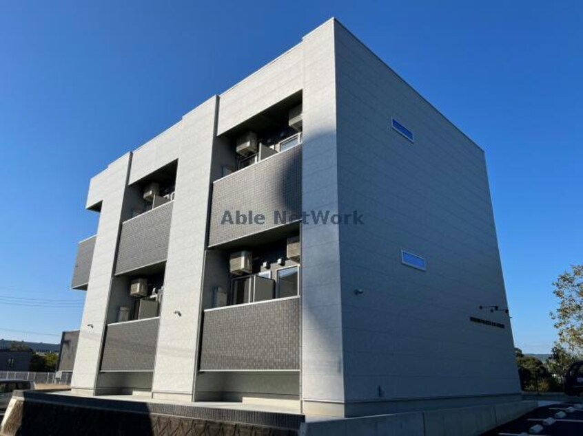  MODERN PALAZZO 貝津FAVEUR