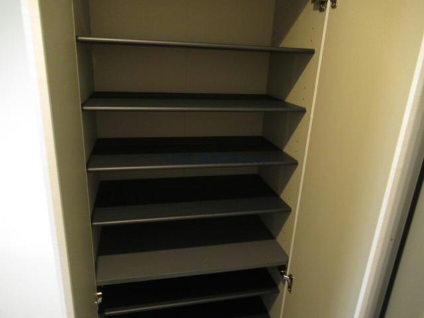  MODERN PALAZZO 貝津FAVEUR