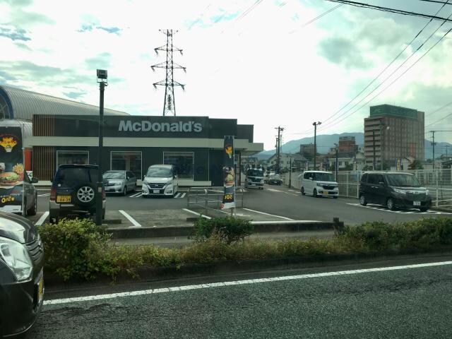 マクドナルド諫早インター店(その他飲食（ファミレスなど）)まで1083m MODERN PALAZZO 貝津FAVEUR