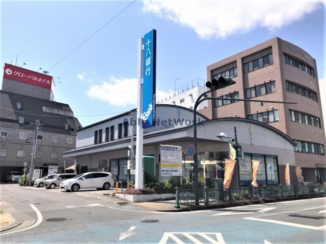 十八親和銀行諫早駅前支店(銀行)まで145m 長崎本線/諫早駅 徒歩5分 1階 築20年