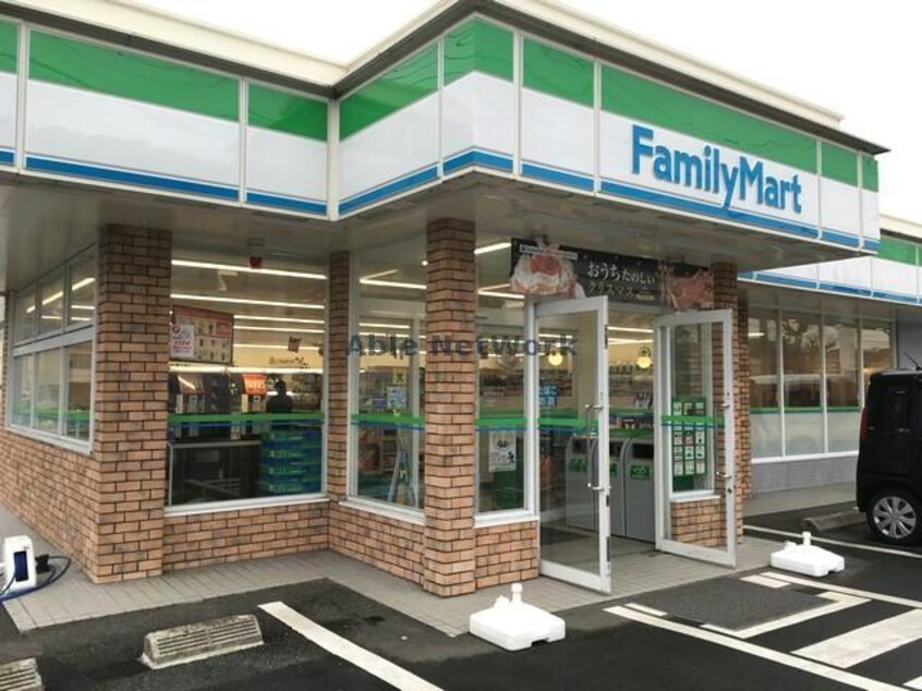 ファミリーマート諫早永昌店(コンビニ)まで816m Prezia栄田