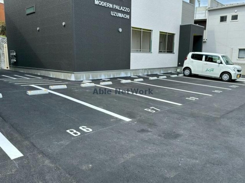  MODERN PALAZZO UZUMACHI