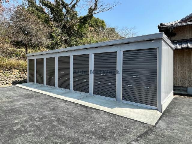 有料ガレージ クレインズゲート飯盛