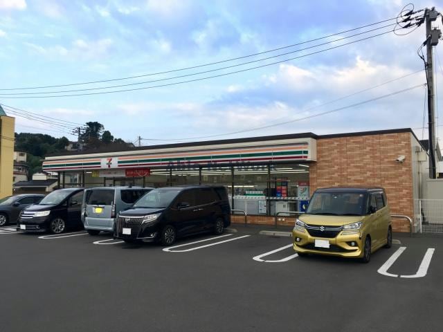 セブンイレブン諫早小川町店(コンビニ)まで731m ベレオＵＣＤ