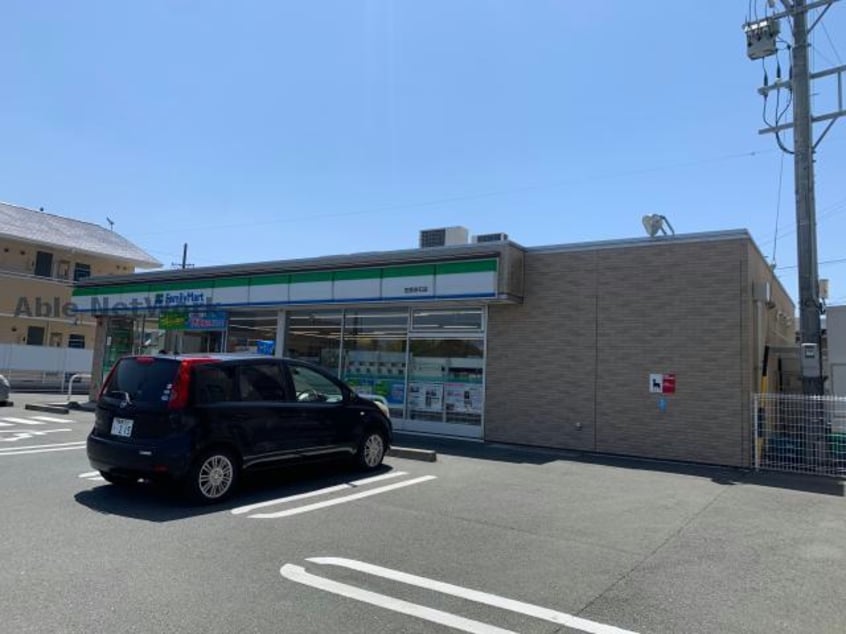 ファミリーマート田原赤石店(コンビニ)まで343m Pine Well駅前　A棟・B棟