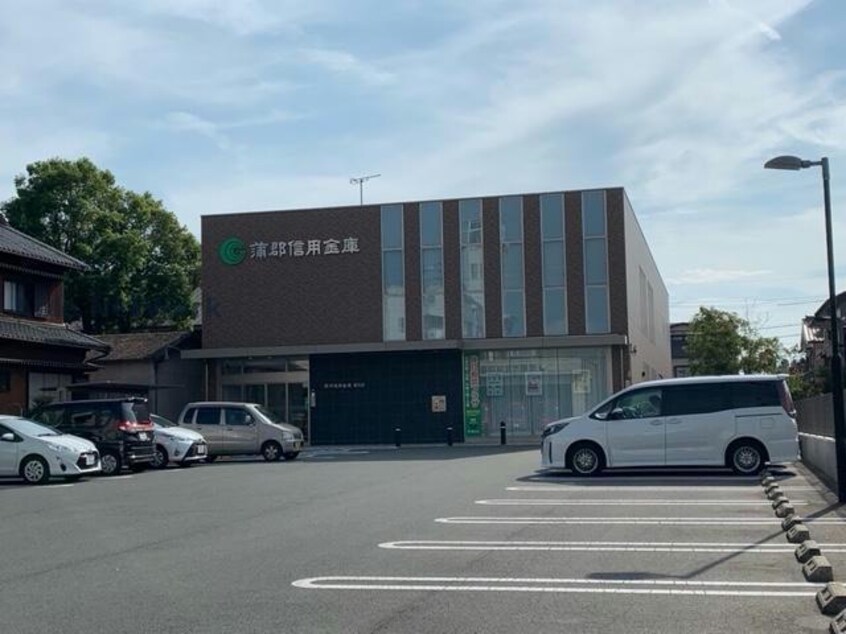 蒲郡信用金庫曙支店(銀行)まで440m パラッツォＪ＆Ｉ２１