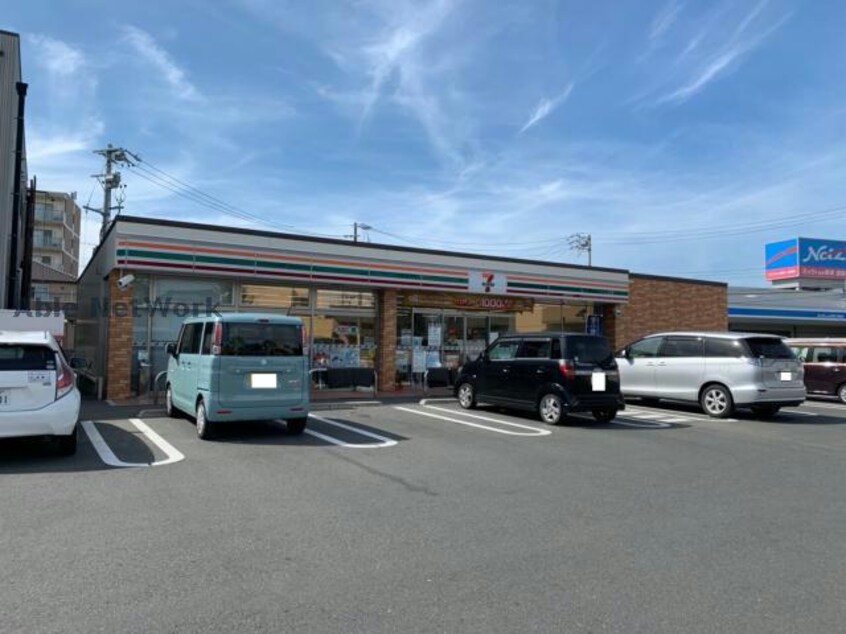 セブンイレブン豊橋柱三番町店(コンビニ)まで881m ウイングコート羽根井