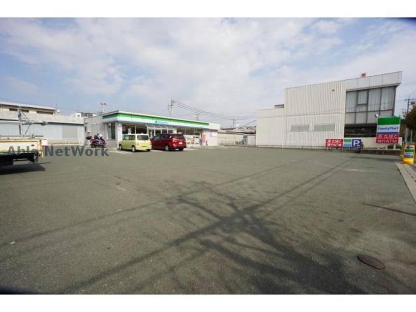 ファミリーマート豊橋南栄空池店(コンビニ)まで209m レリブ高師台