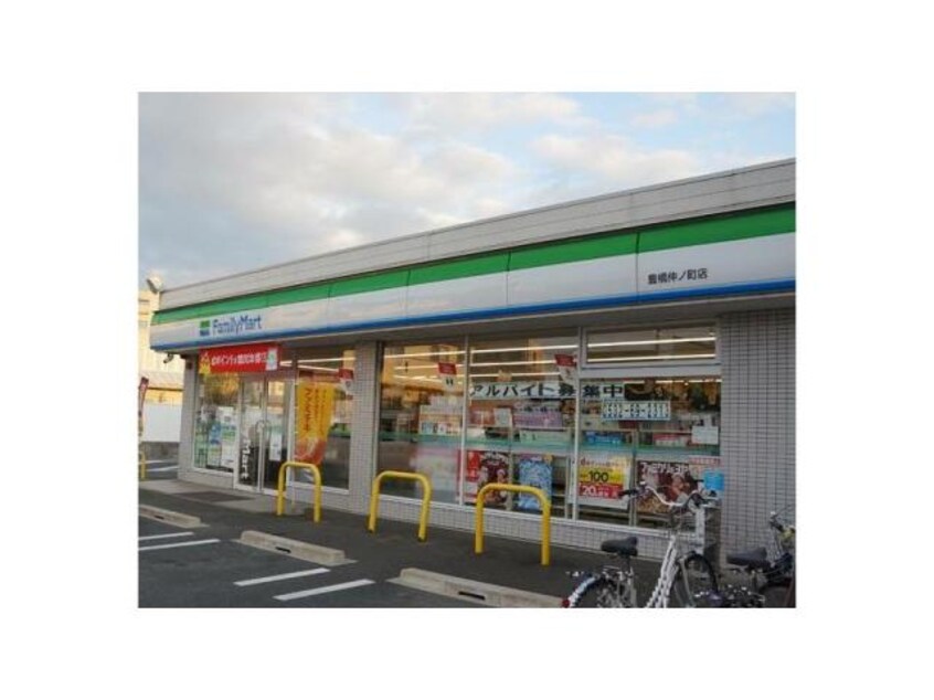 ファミリーマート豊橋仲ノ町店(コンビニ)まで176m セレーブル春日