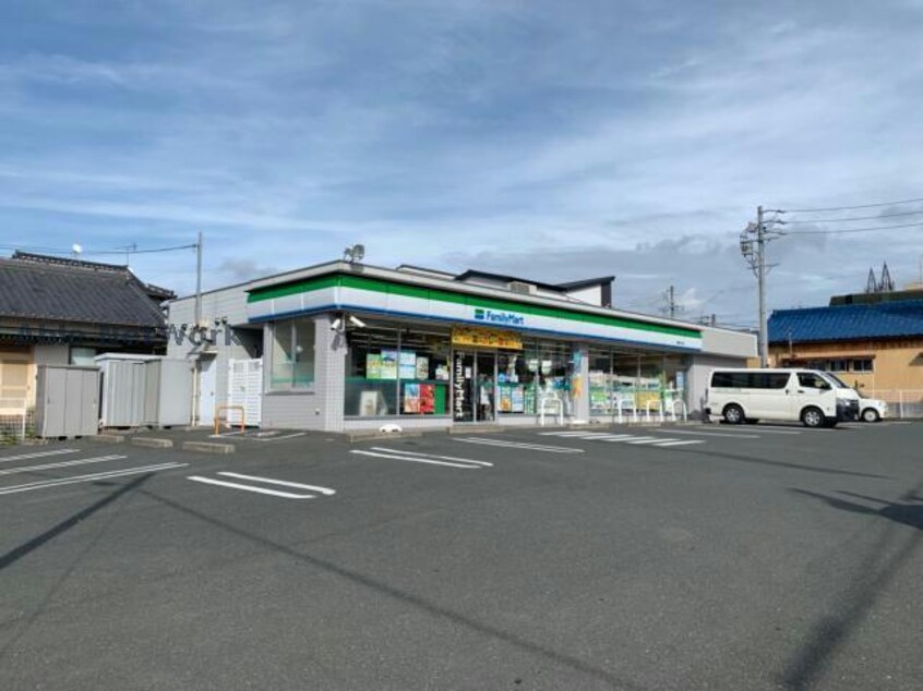 ファミリーマート豊橋中浜店(コンビニ)まで386m フィオーレ・アダチ