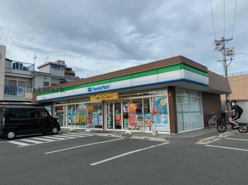 ファミリーマート豊橋上野町店(コンビニ)まで99m レジデンス高師緑地