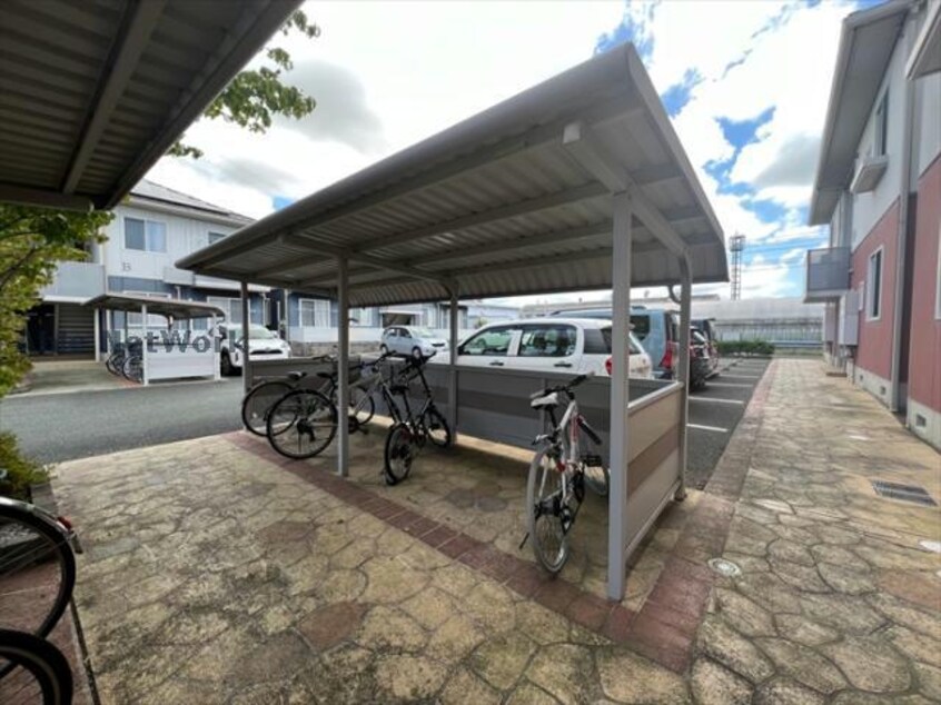  チャーリーズE棟