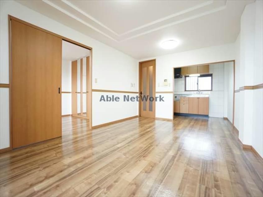 同型 ホワイトハウス草間