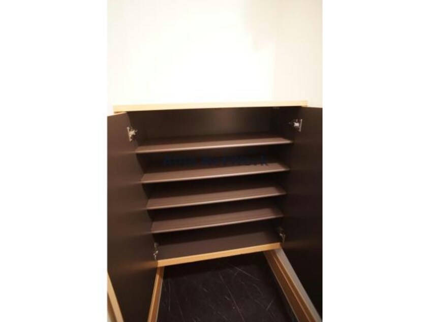  ラ・カルティエ