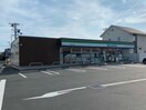 ファミリーマート豊橋上野東店(コンビニ)まで369m レガーロＵｅｎｏ