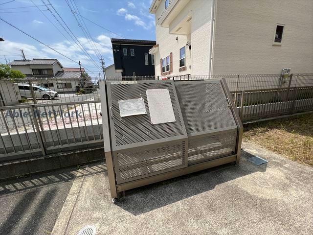  プール・トゥジュール