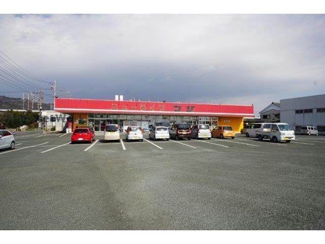 ニューライフフジ二川店(スーパー)まで391m クレメゾンコートEAST