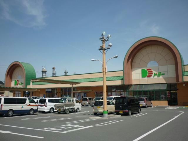 サンキ小坂井店(ショッピングセンター/アウトレットモール)まで2005m エーエスコートⅢ