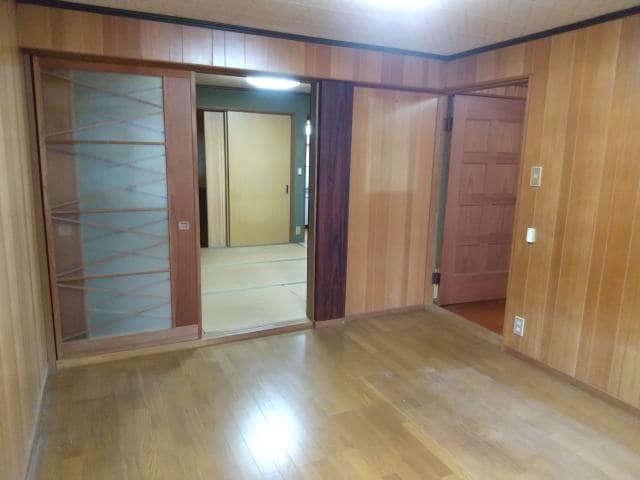  内子町渡邉貸家