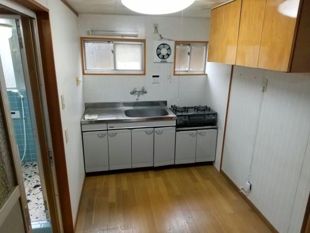  内子町渡邉貸家