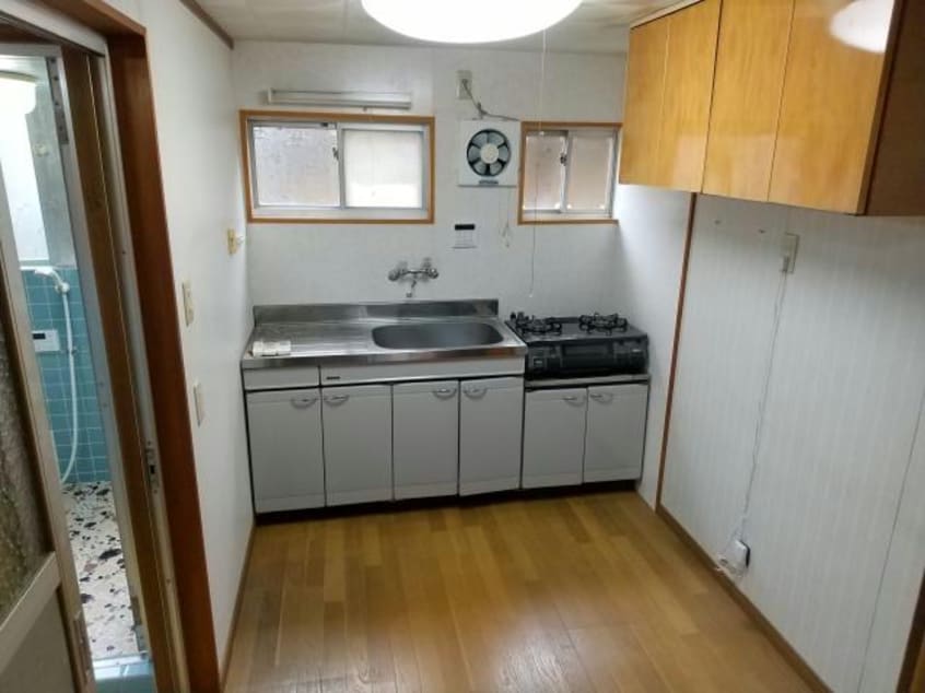  内子町渡邉貸家