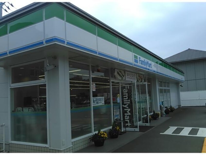 ファミリーマート藍住インター店(コンビニ)まで567m ミストラル
