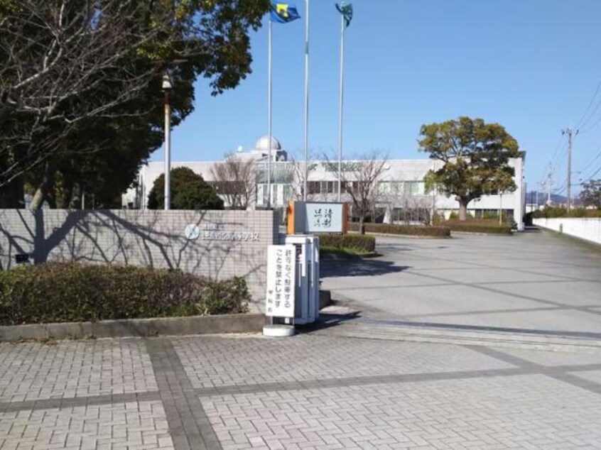 徳島県立徳島北高校(高等学校/高等専門学校)まで3750m プランタン