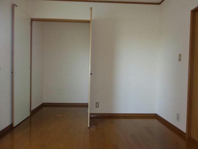  ファインランド酒井