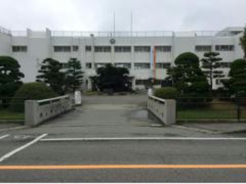 松茂町立松茂小学校(小学校)まで1419m プチメゾンf