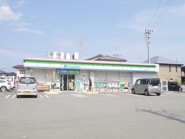 ファミリーマート鳴門黒崎店(コンビニ)まで596m モンプリミエルラシオンⅡ