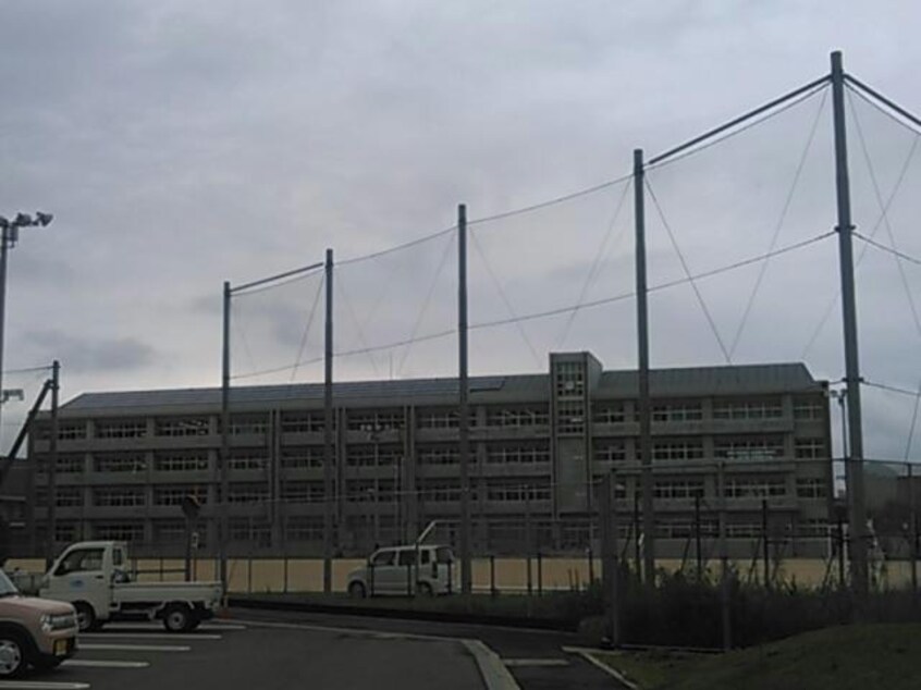 北島町立北島中学校(中学校/中等教育学校)まで2079m マリオ北島Ｂ