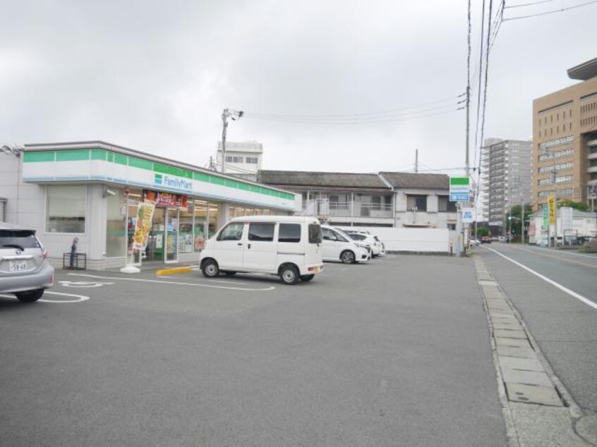 ファミリーマート昭和町三丁目店(コンビニ)まで253m 昭和テナント（松本ビル）