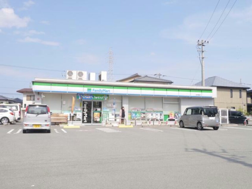 ファミリーマート鳴門黒崎店(コンビニ)まで329m ガーデンタウン松島