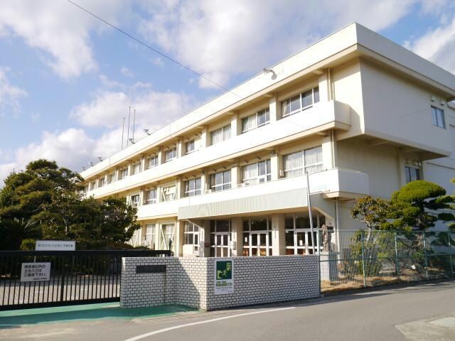 北島町立北島南小学校(小学校)まで2587m グリーンハイム