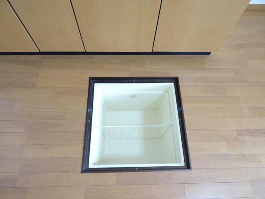 床下収納 シャルマンコーポ
