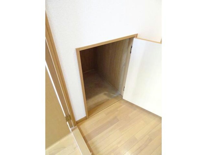 階段下収納 シャルマンコーポ